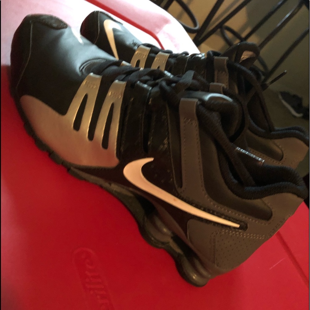 Women’s Nike shox